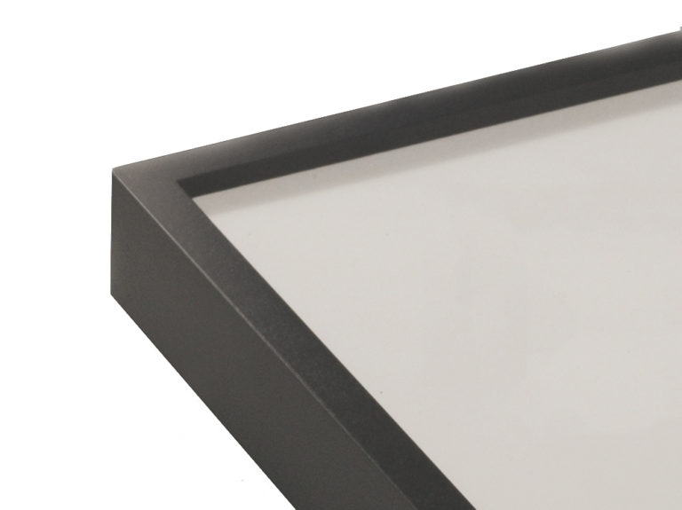 114MPUT14r Profile: 114 Wood: Maple Finish: black